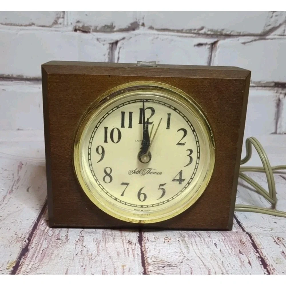 Vintage‎ Seth Thomas Edgewood Electric Alarm Clock Works!